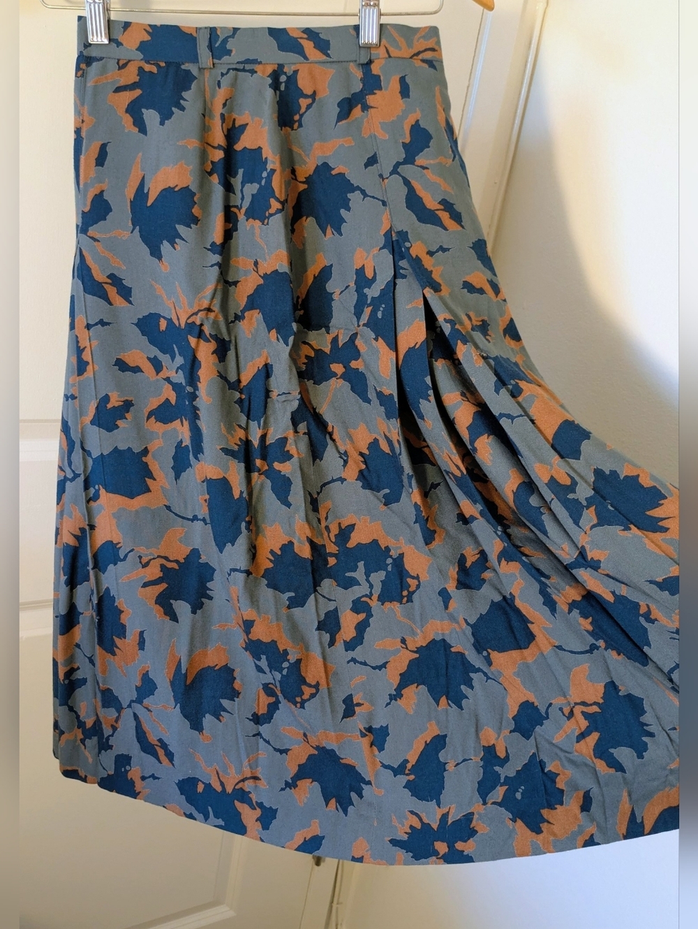 Régime Loubens Paris Skirt – Style “Volute” Size 36 / US 4Elevate your wardrobe